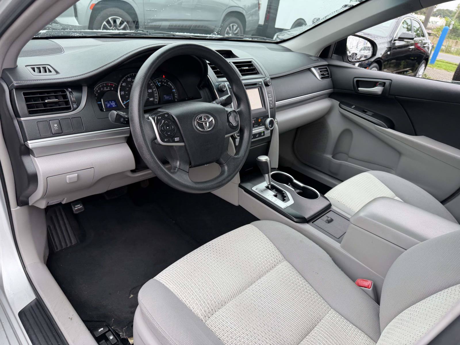 Used 2014 Toyota Camry LE FWD image 10
