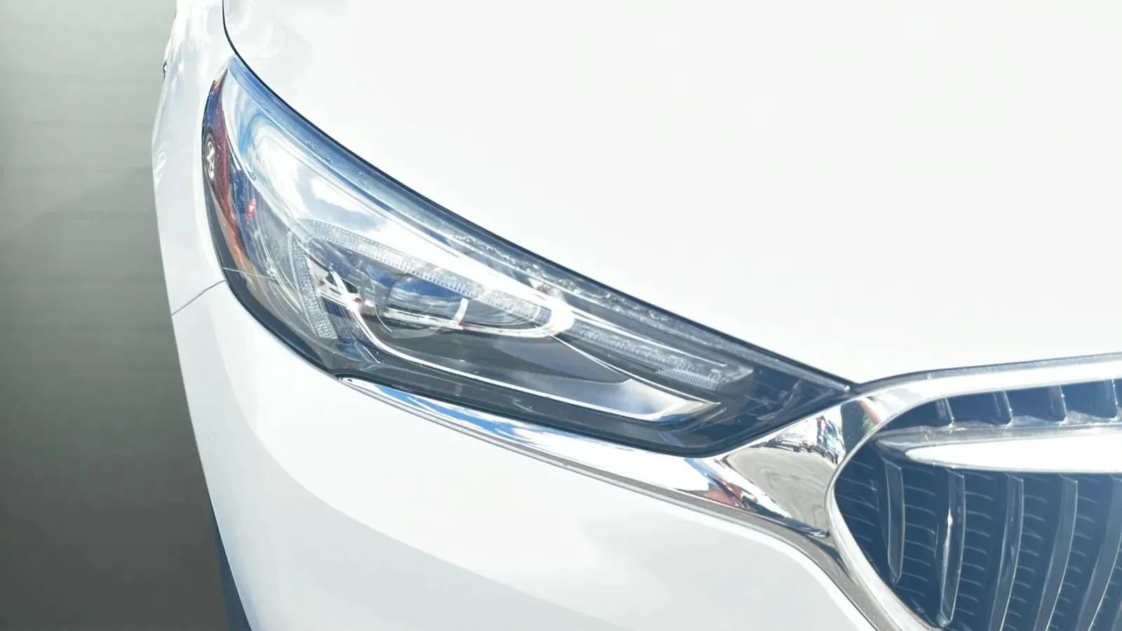 Used 2018 Buick Enclave Essence FWD image 28