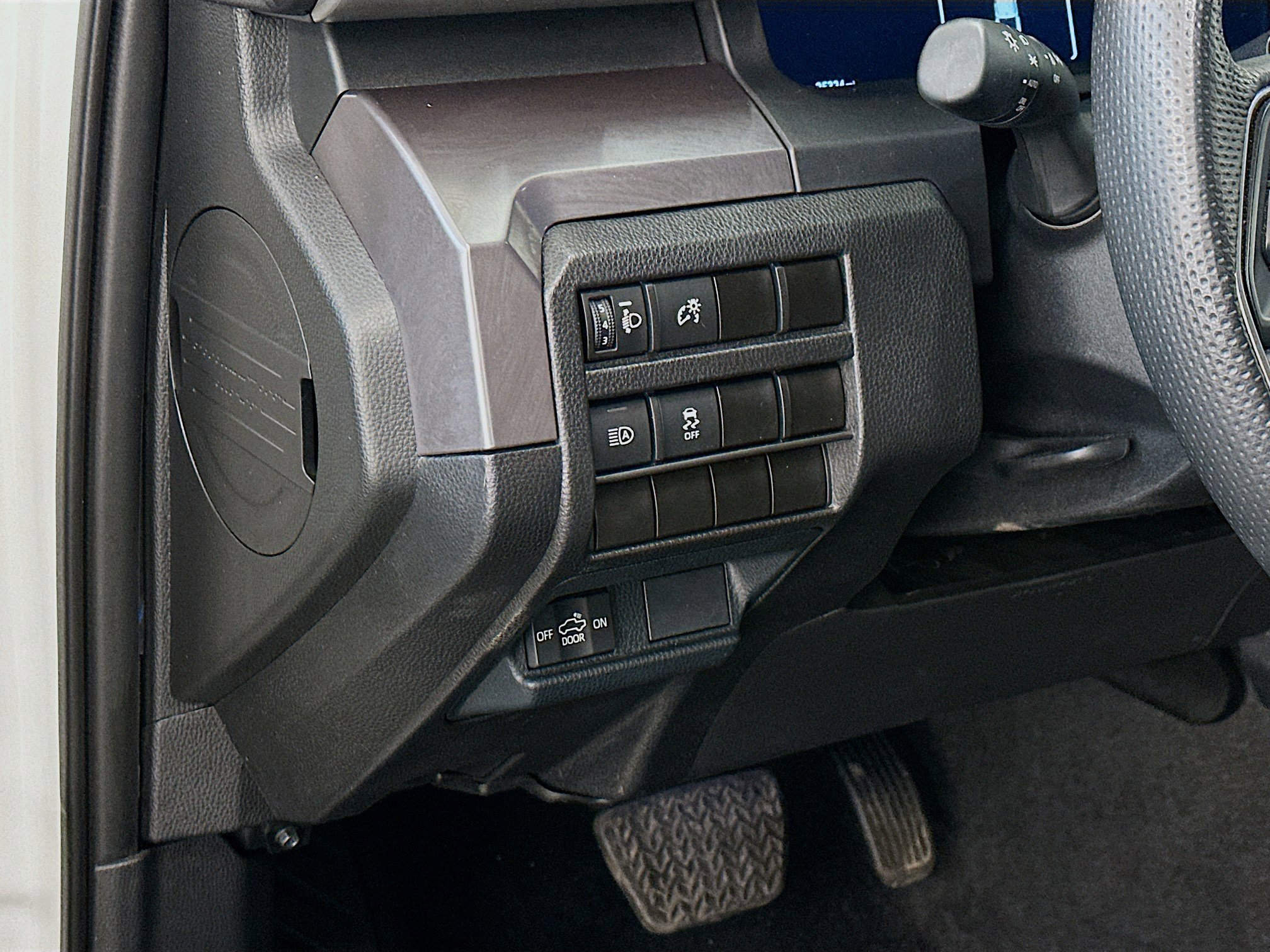 Used 2025 Toyota Tacoma TRD Off-Road image 17