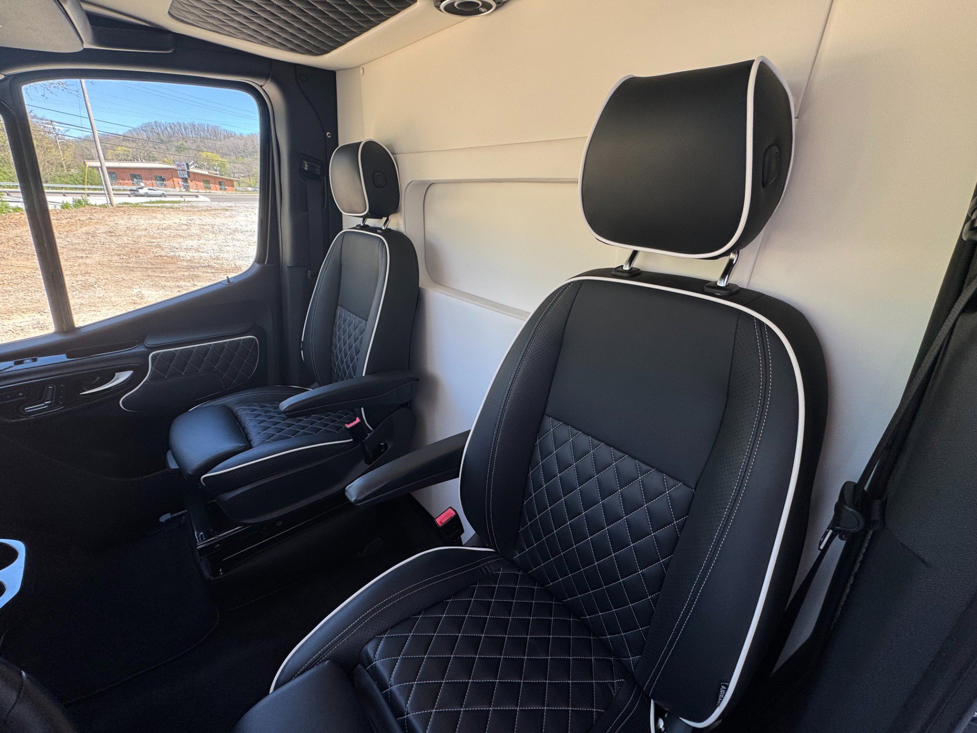 Used 2024 Mercedes-Benz Sprinter 3500 image 14