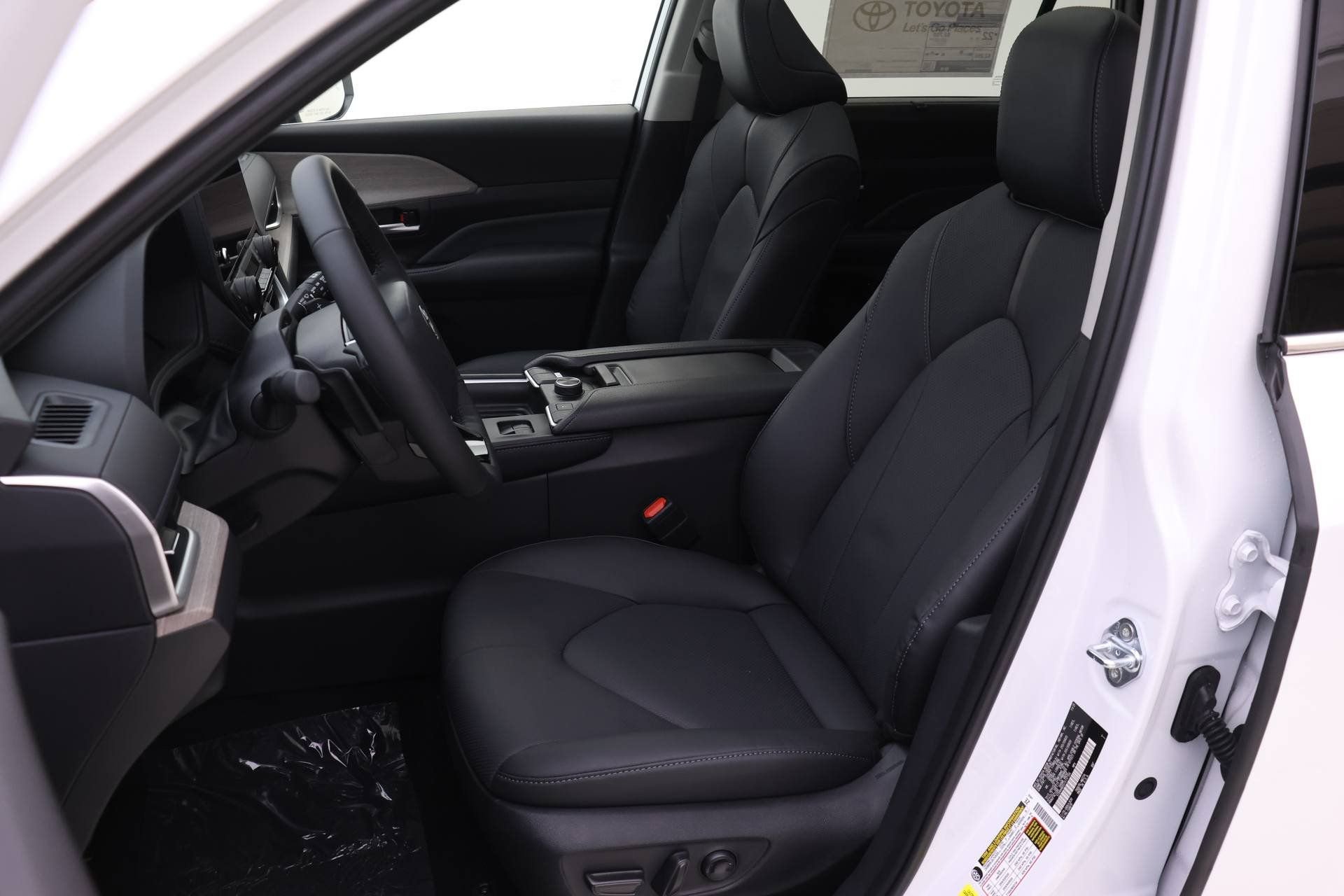 New 2026 Toyota Grand Highlander Platinum image 3