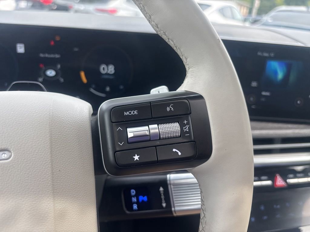 Used 2024 Hyundai Santa Fe Limited image 17