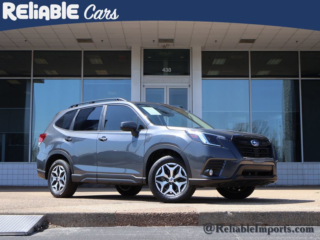 Used 2023 Subaru Forester Premium image 2