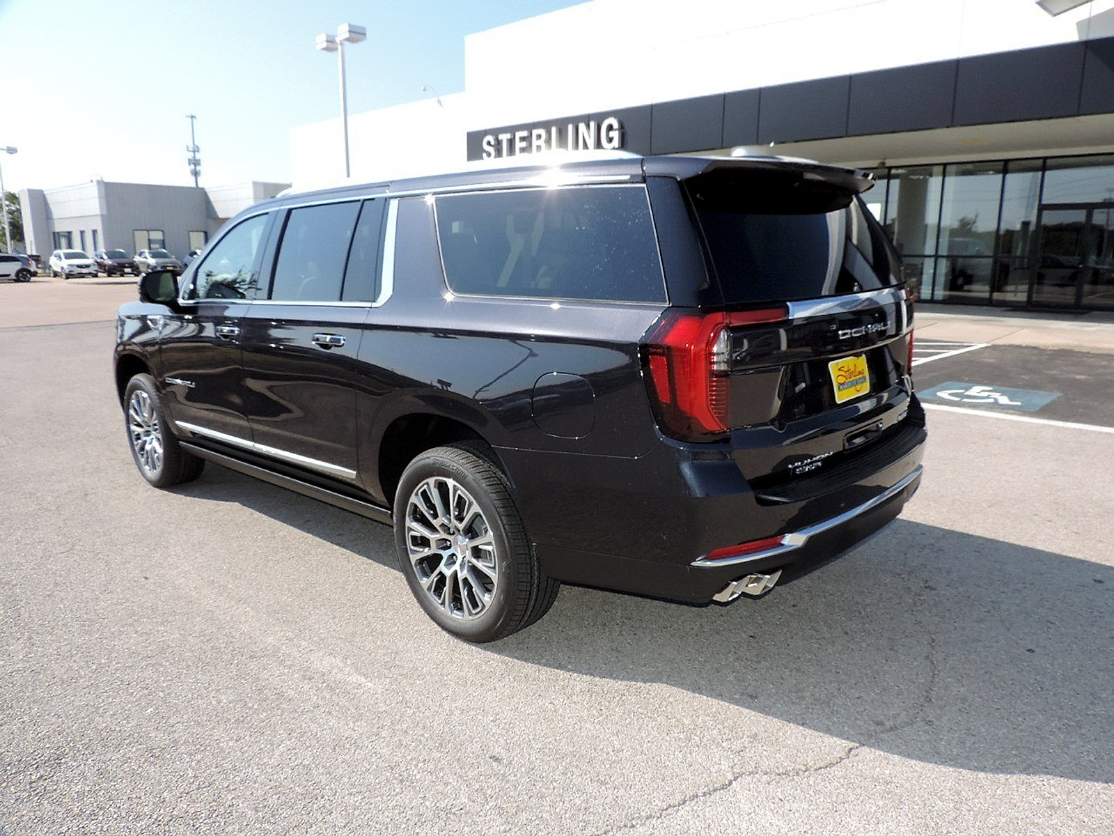 New 2026 GMC Yukon XL Denali w/ Sun & Power Step Package AWD/4WD image 7