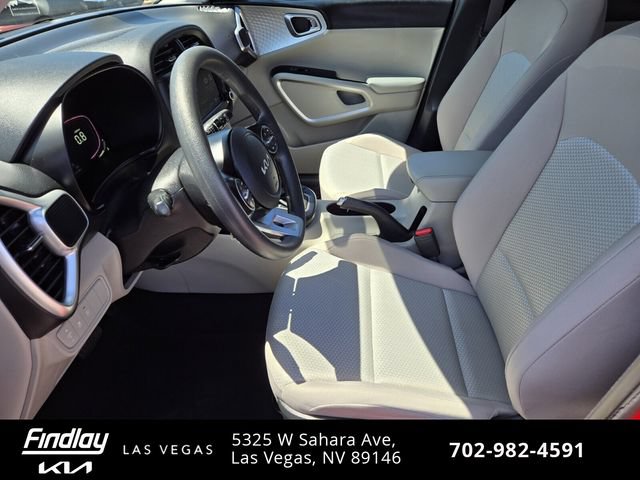Used 2023 Kia Soul LX w/ LX Technology Package FWD image 12