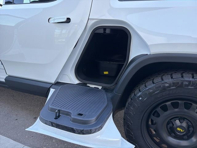 Used 2025 Rivian R1T Adventure image 21