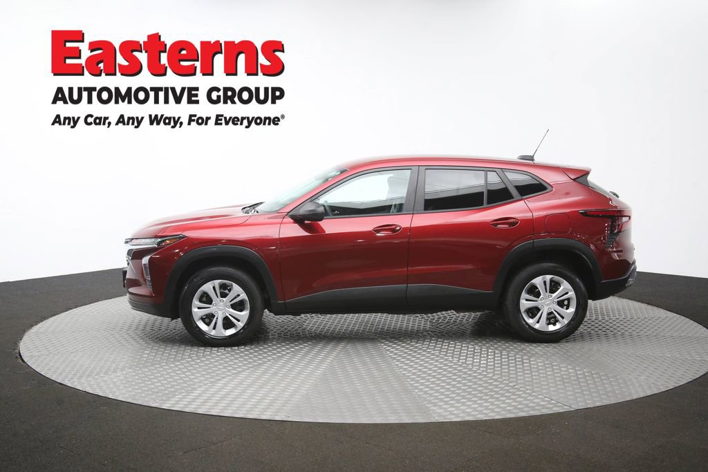 Used 2024 Chevrolet Trax LS FWD image 59