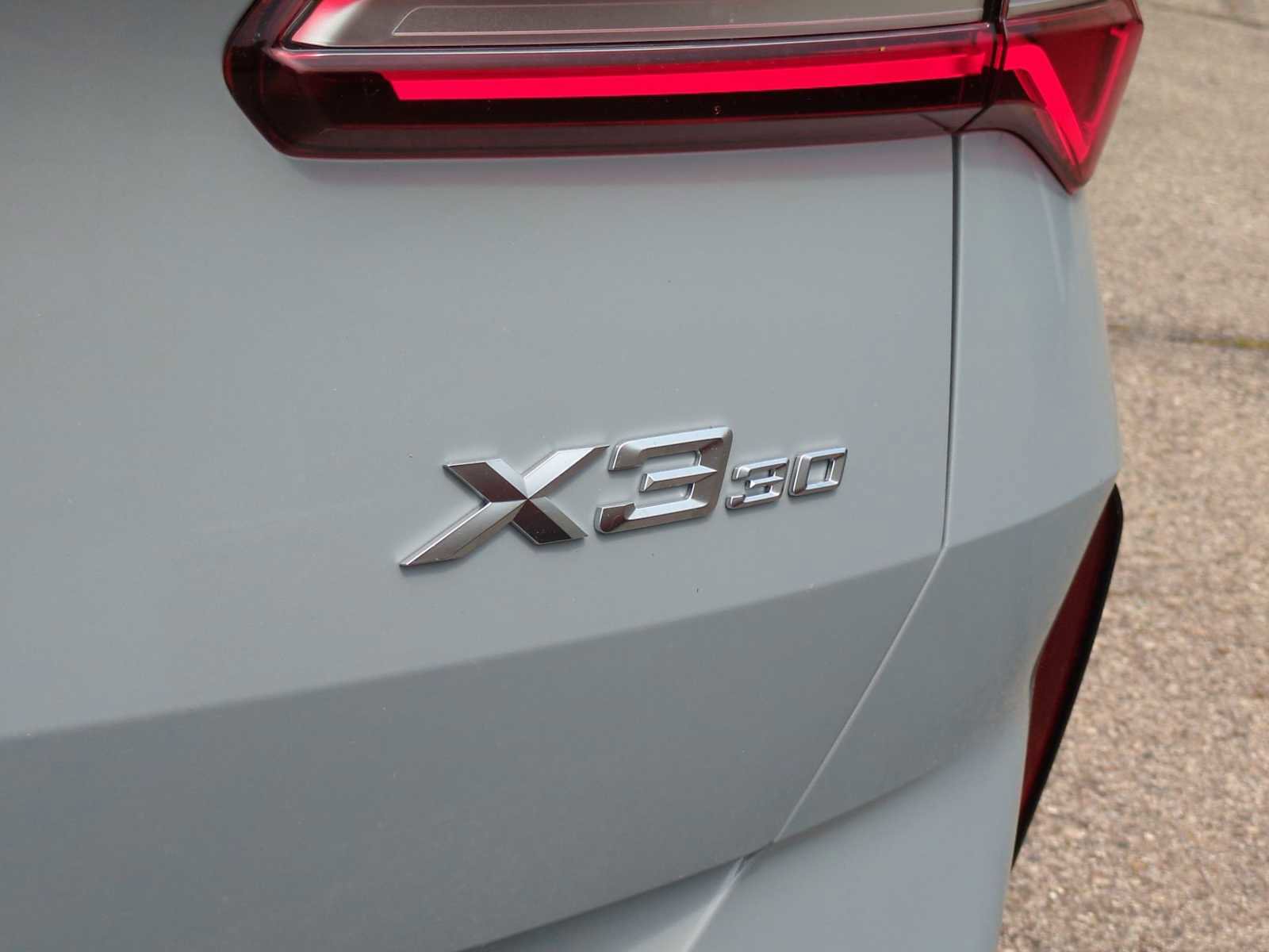 Used 2025 BMW X3 xDrive30i w/ Premium Package image 13