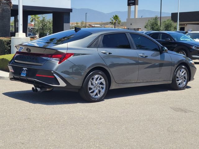 Used 2024 Hyundai Elantra SEL FWD image 4
