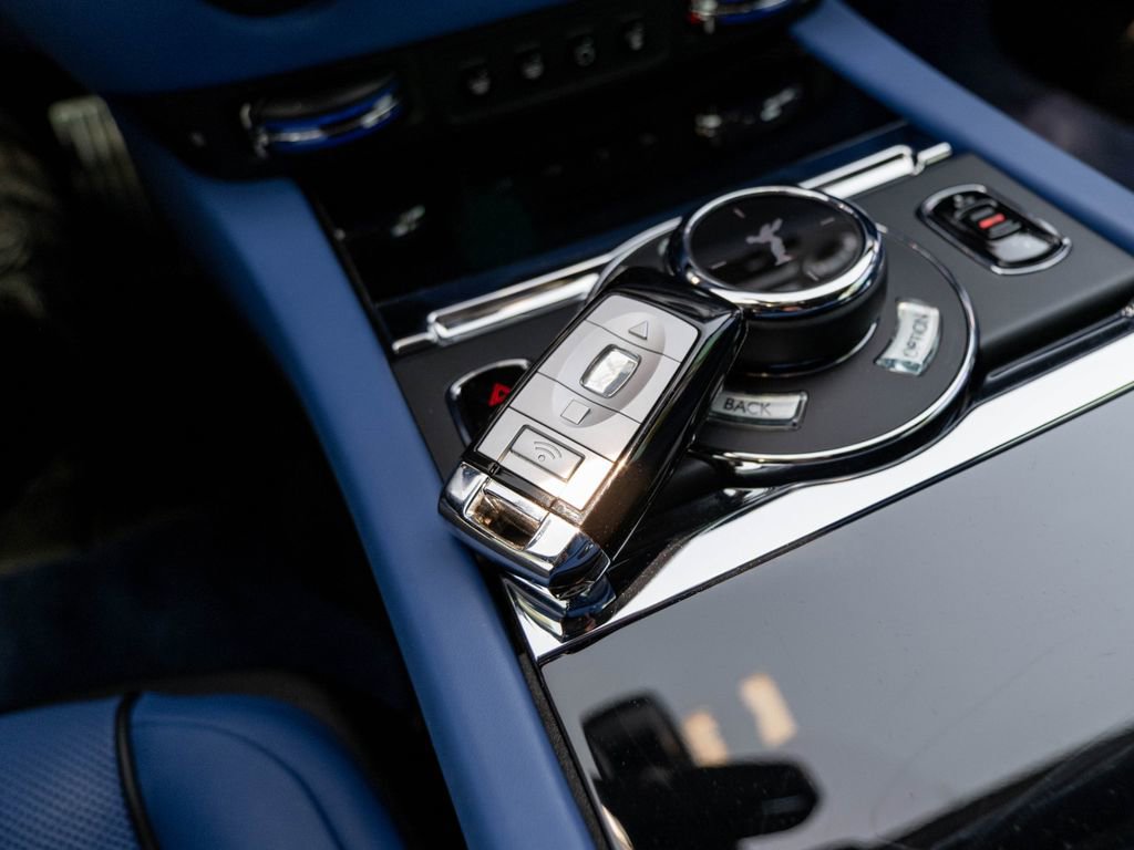 Used 2020 Rolls-Royce Wraith RWD image 15