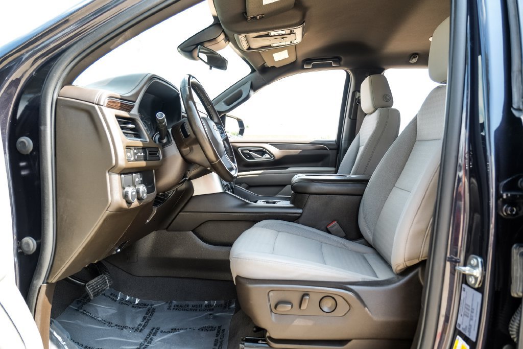Used 2023 Chevrolet Tahoe LS RWD image 3