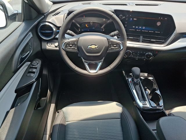 New 2026 Chevrolet Trax LT w/ LT Convenience Package FWD image 9