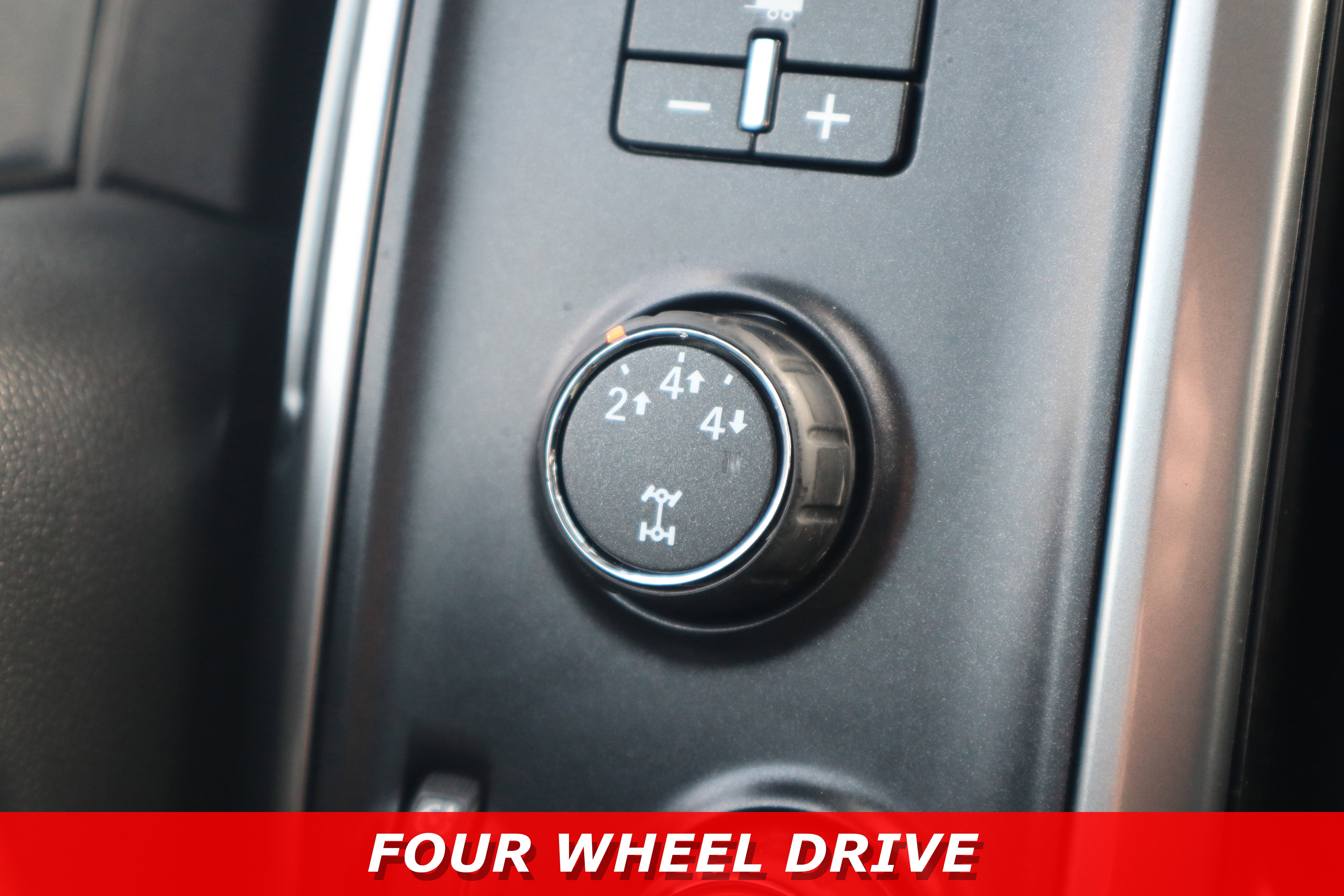 Used 2016 Chevrolet Silverado 2500 LT w/ LT Convenience Package image 21