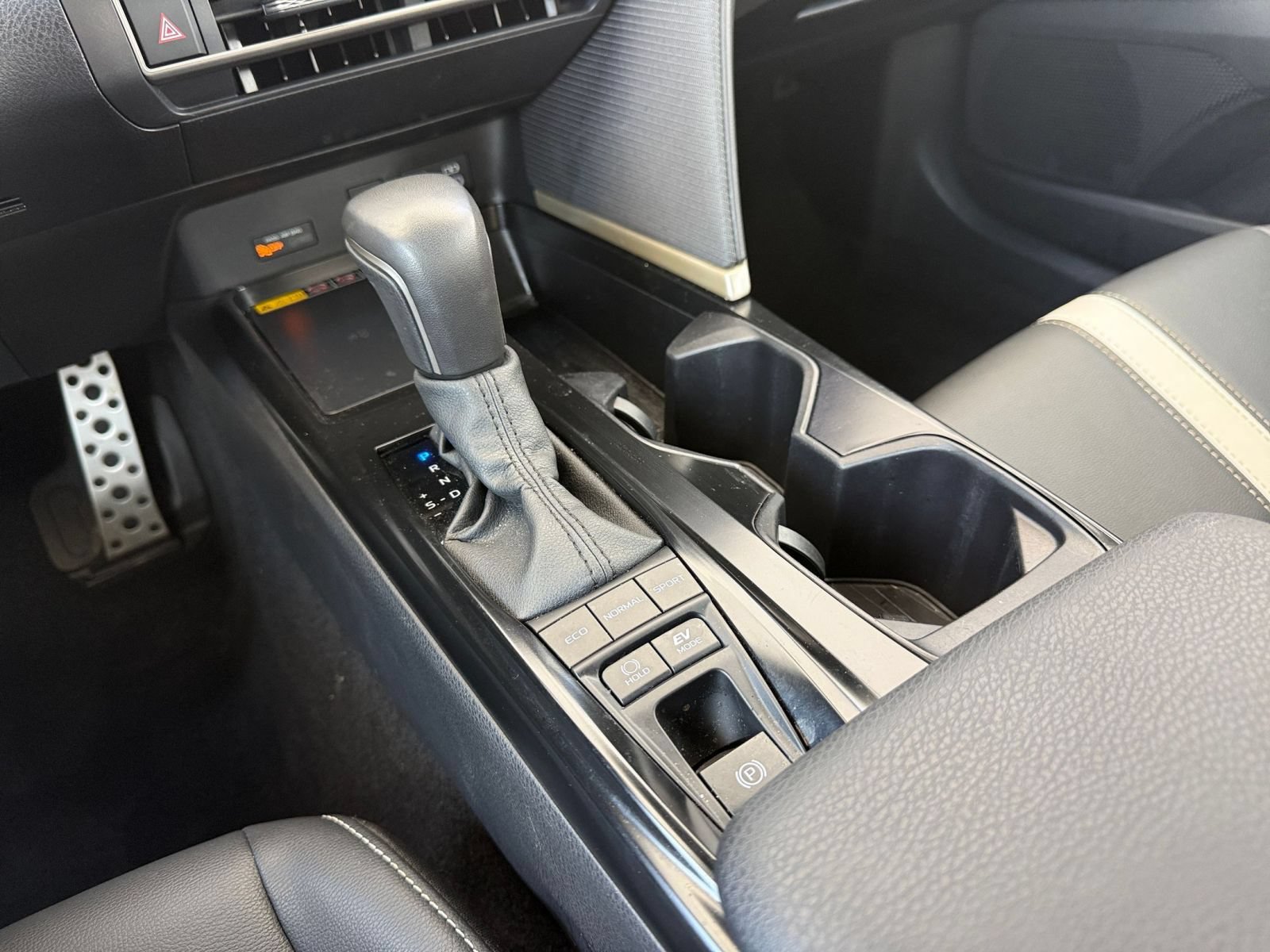 Used 2026 Toyota Camry SE FWD image 41