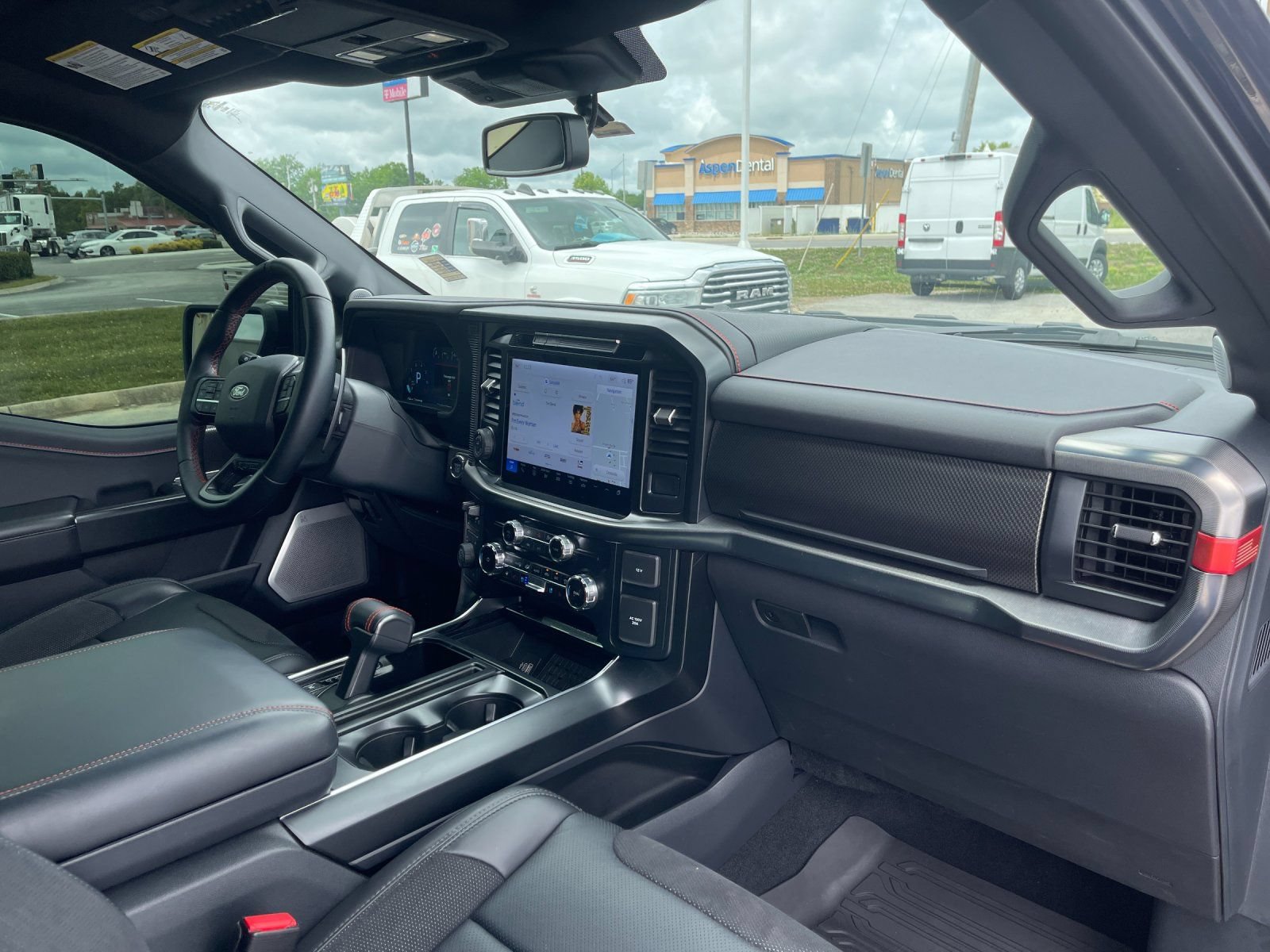 Used 2025 Ford F150 Raptor AWD/4WD image 17