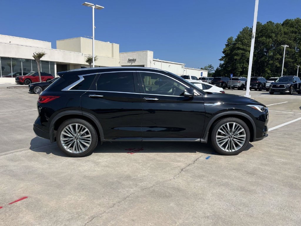 Used 2024 INFINITI QX50 Sensory AWD/4WD image 2
