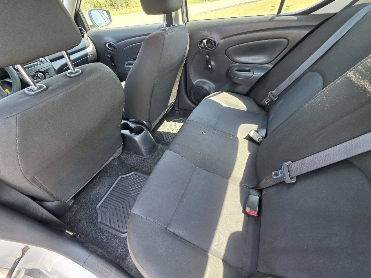 Used 2018 Nissan Versa S FWD image 5