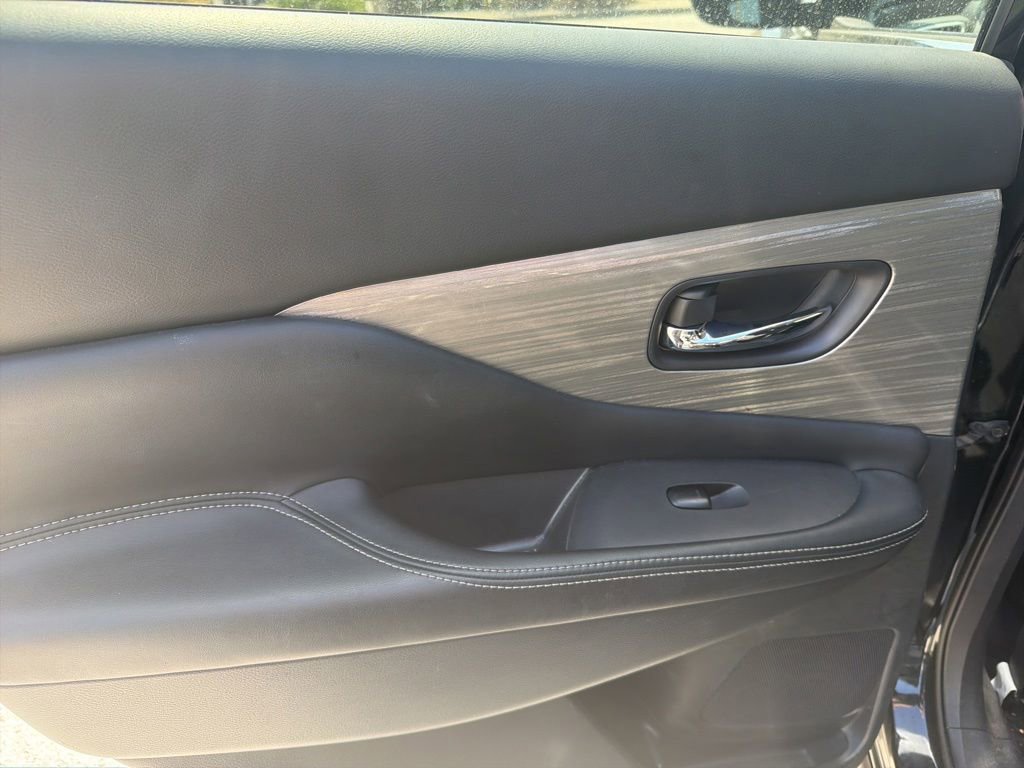 Used 2016 Nissan Murano SV FWD image 11