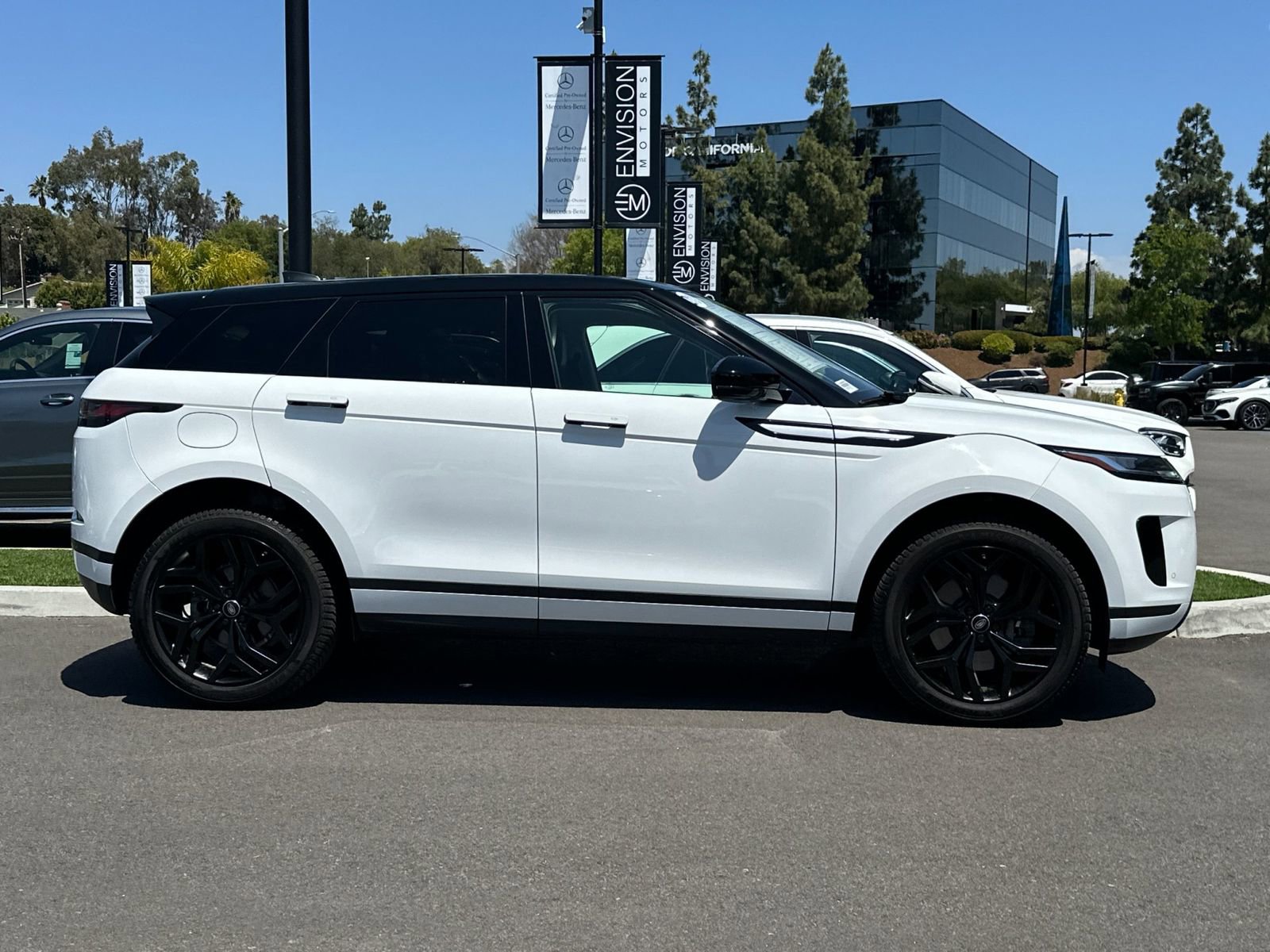 Used 2020 Land Rover Range Rover Evoque S AWD/4WD image 2