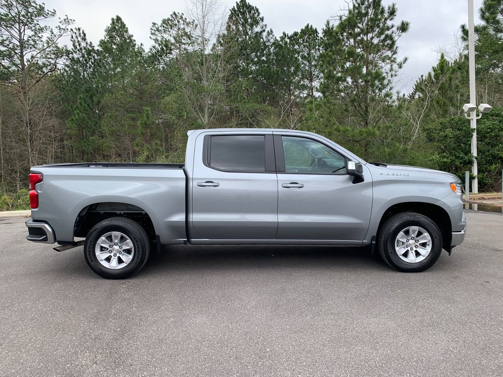 Used 2025 Chevrolet Silverado 1500 LT RWD image 2