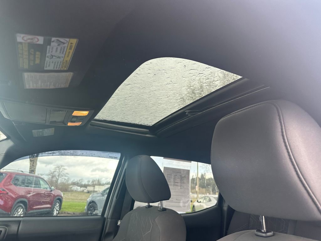 Used 2016 Toyota Tacoma TRD Sport w/ Premium & Technology Package AWD/4WD image 22