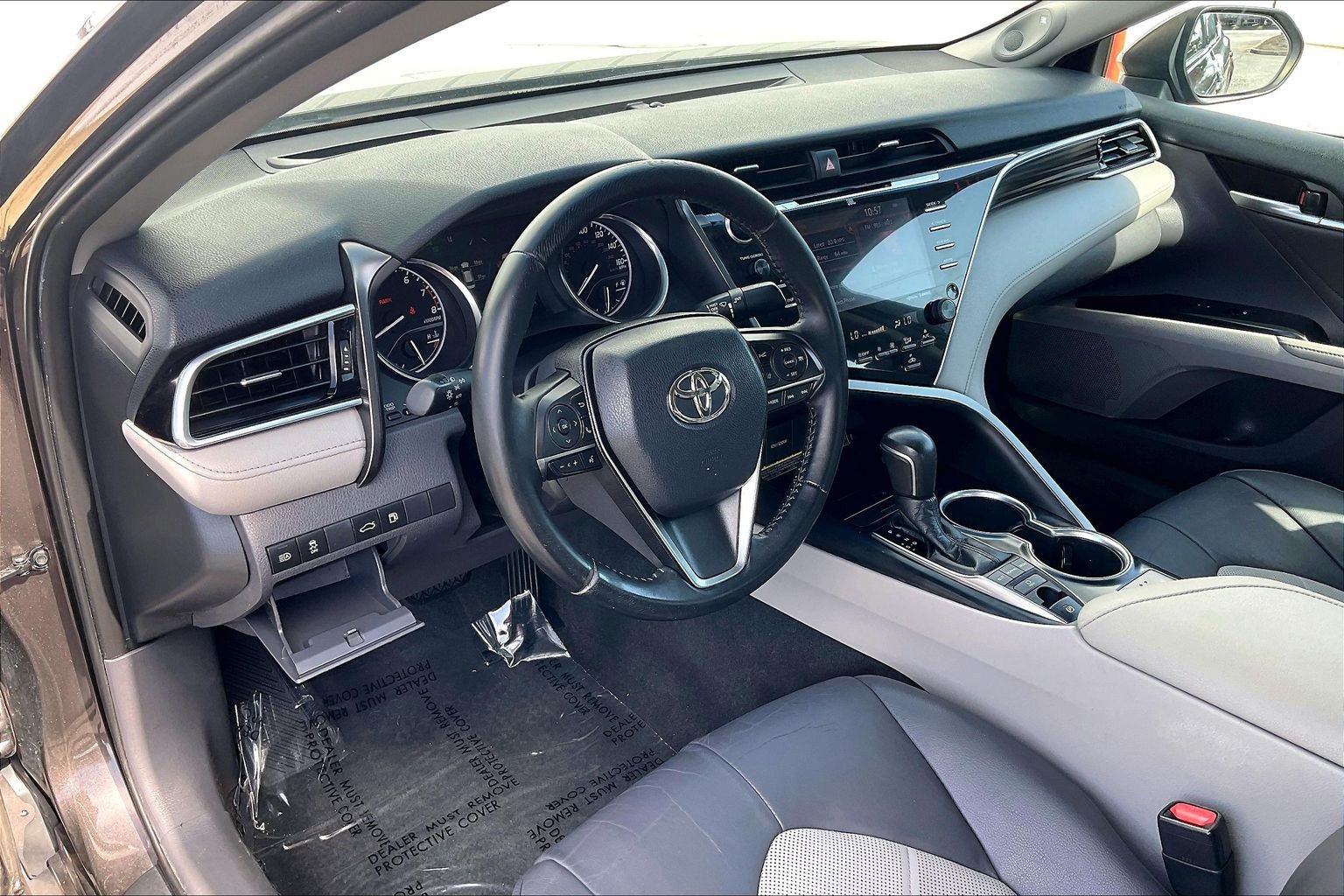 Used 2018 Toyota Camry XLE FWD image 18