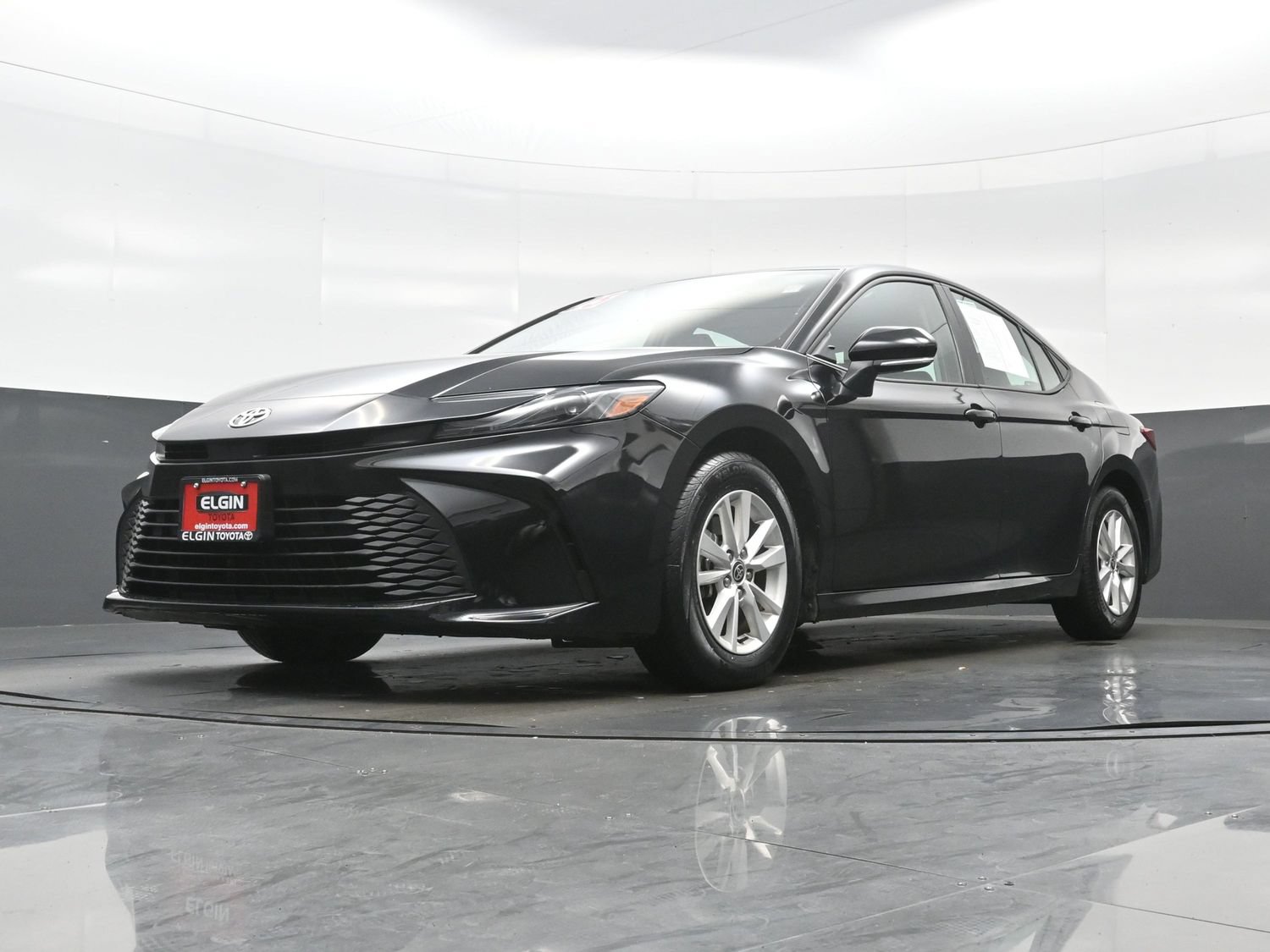 Used 2025 Toyota Camry LE FWD image 28