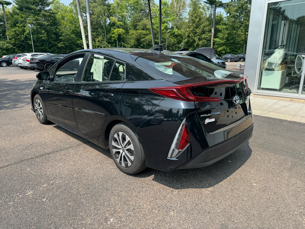 Used 2022 Toyota Prius Prime XLE image 3