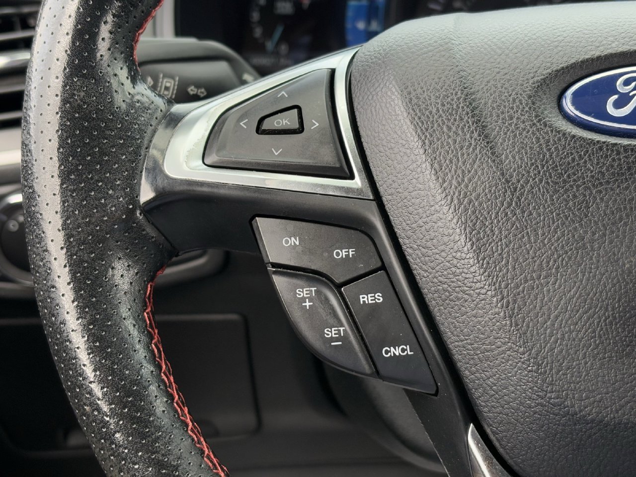 Used 2023 Ford Edge ST-Line AWD/4WD image 15