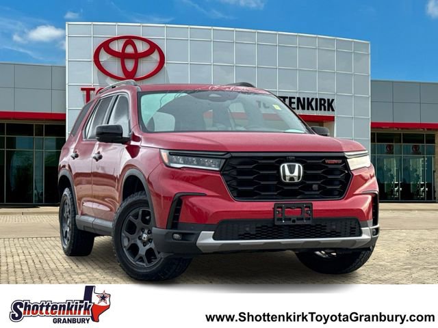 Used 2024 Honda Pilot TrailSport image 1
