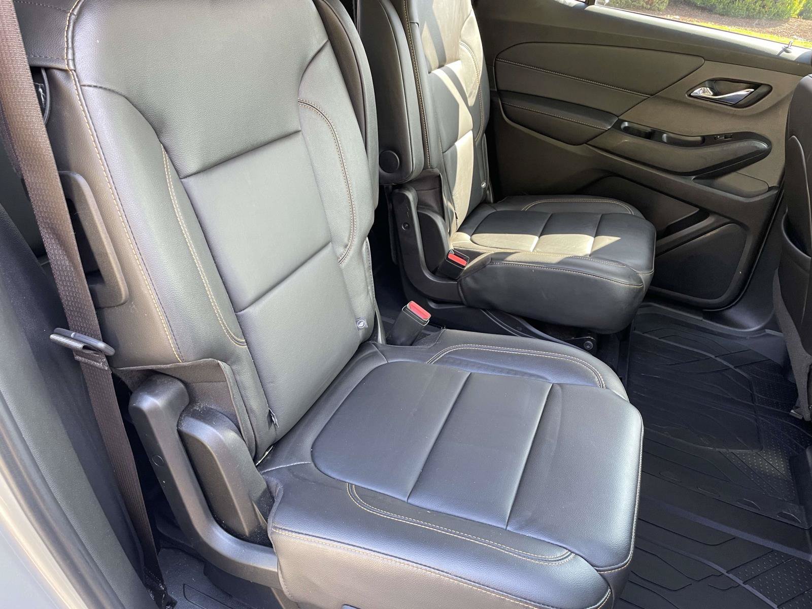 Used 2021 Chevrolet Traverse LT w/ LT Premium Package AWD/4WD image 21