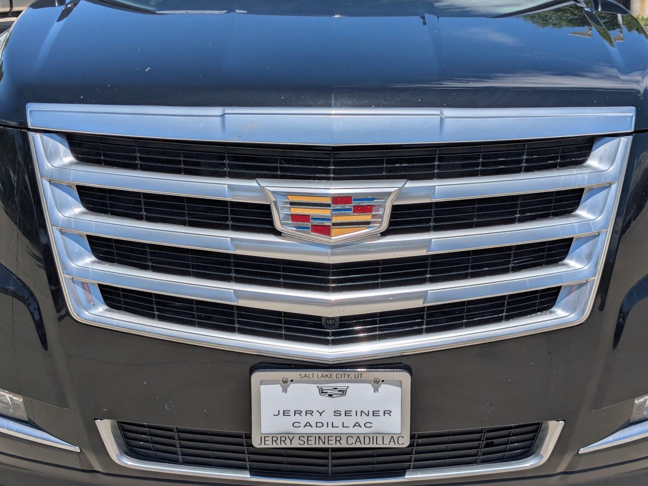 Used 2019 Cadillac Escalade Luxury AWD/4WD image 9