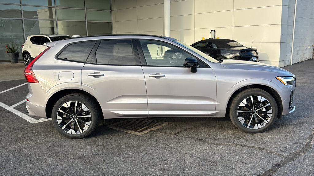 New 2027 Volvo XC60 B5 Plus AWD/4WD image 26