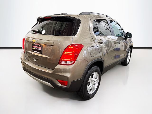 Used 2022 Chevrolet Trax LT w/ LT Convenience Package image 6