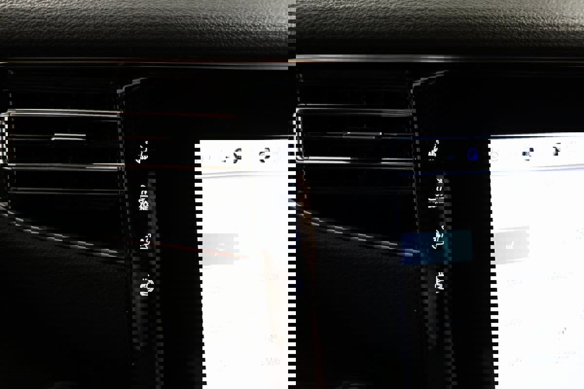 Used 2024 Jeep Wagoneer L Series III w/ Flexible Seating Group image 60