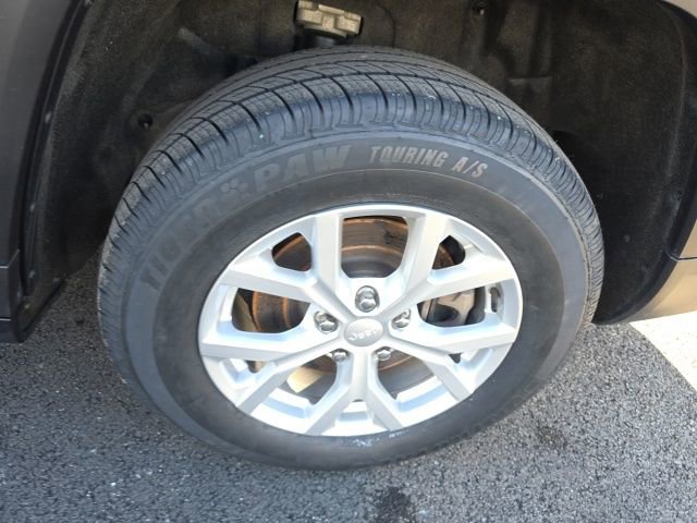 Used 2023 Jeep Grand Cherokee L Limited image 32