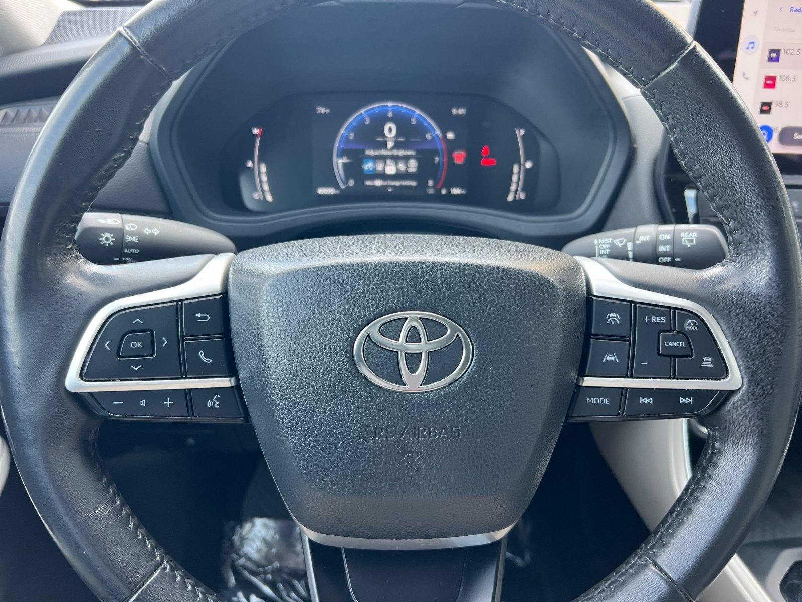 Used 2024 Toyota Grand Highlander AWD image 23