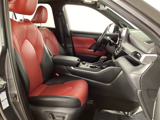 Used 2021 Toyota Highlander XSE AWD/4WD image 23