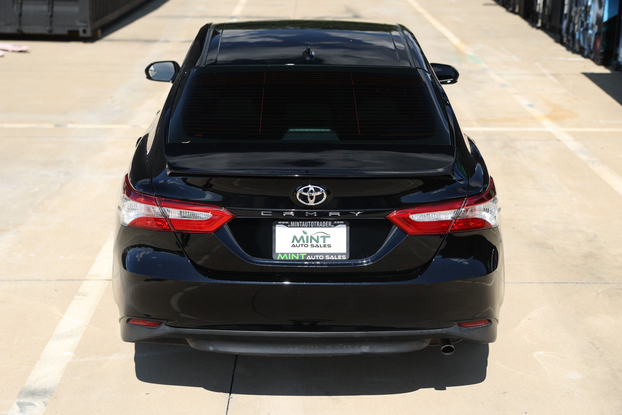 Used 2020 Toyota Camry LE FWD image 12