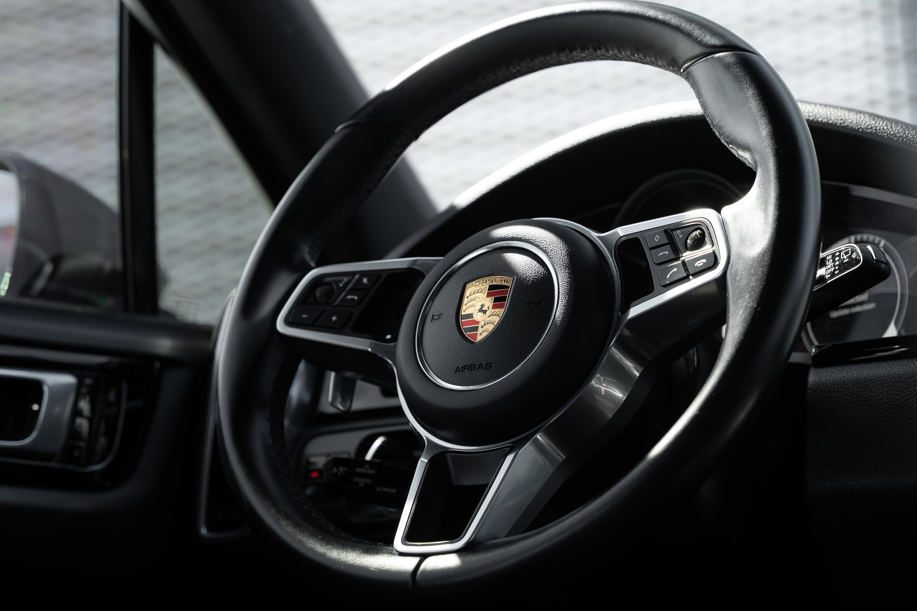 Used 2020 Porsche Cayenne image 9
