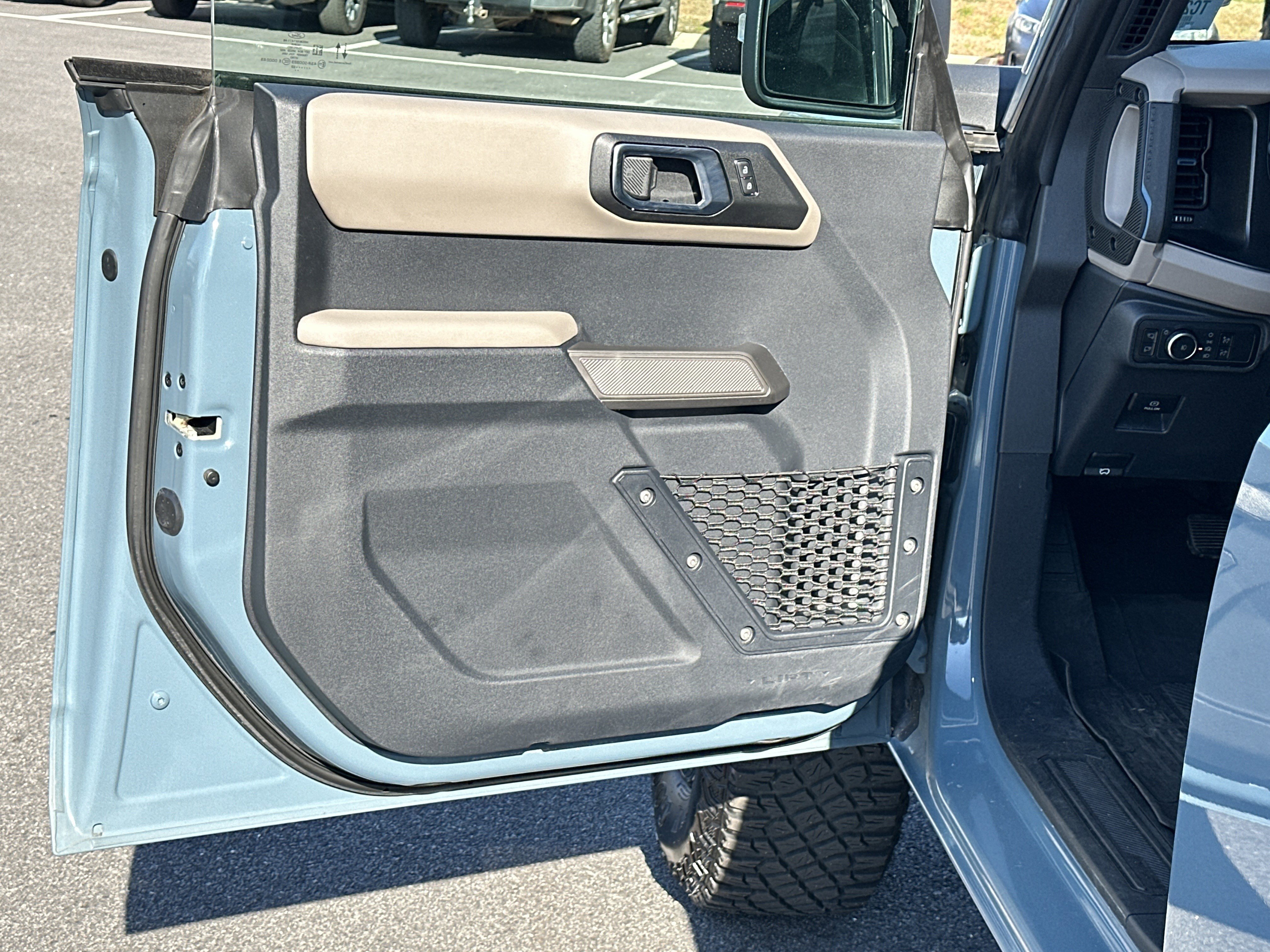 Used 2022 Ford Bronco Wildtrak image 11