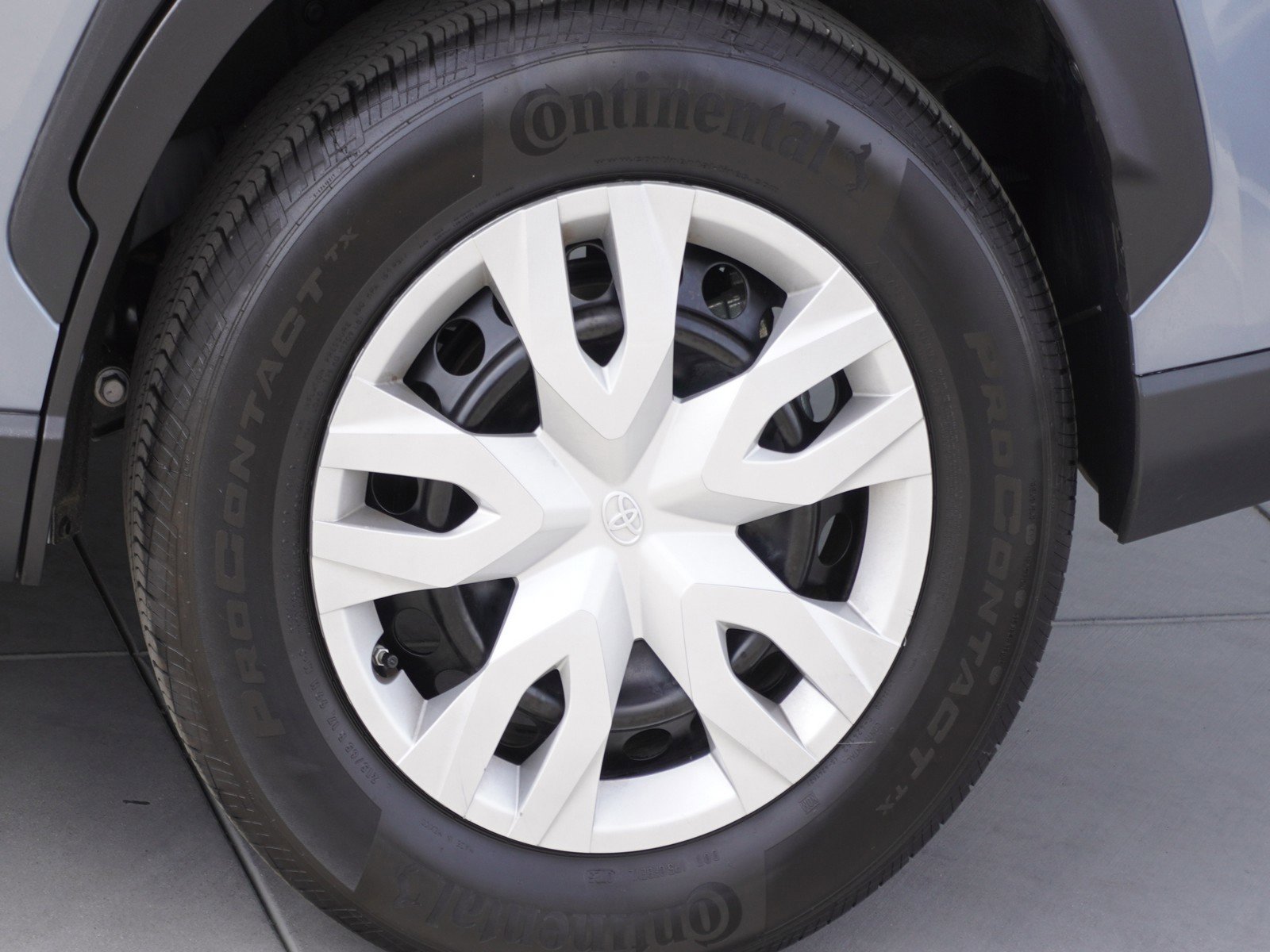 Used 2025 Toyota Corolla Cross L FWD image 7