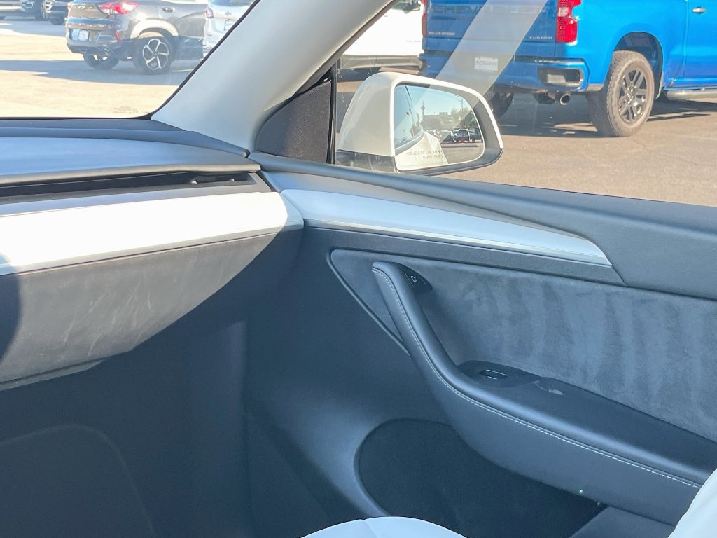 Used 2025 Tesla Model Y Long Range RWD image 24