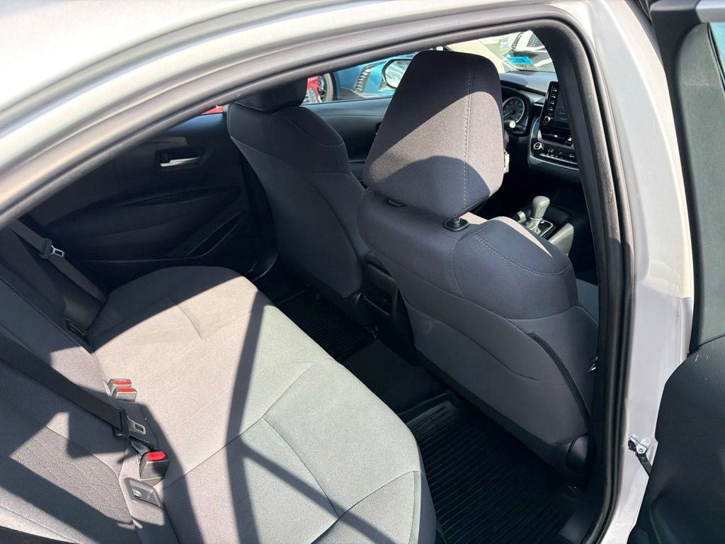 Used 2020 Toyota Corolla LE FWD image 12