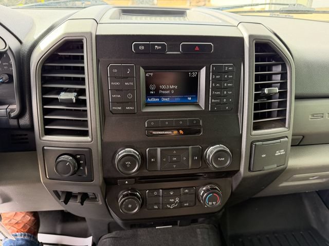 Used 2017 Ford F550 4x4 Regular Cab Super Duty image 28