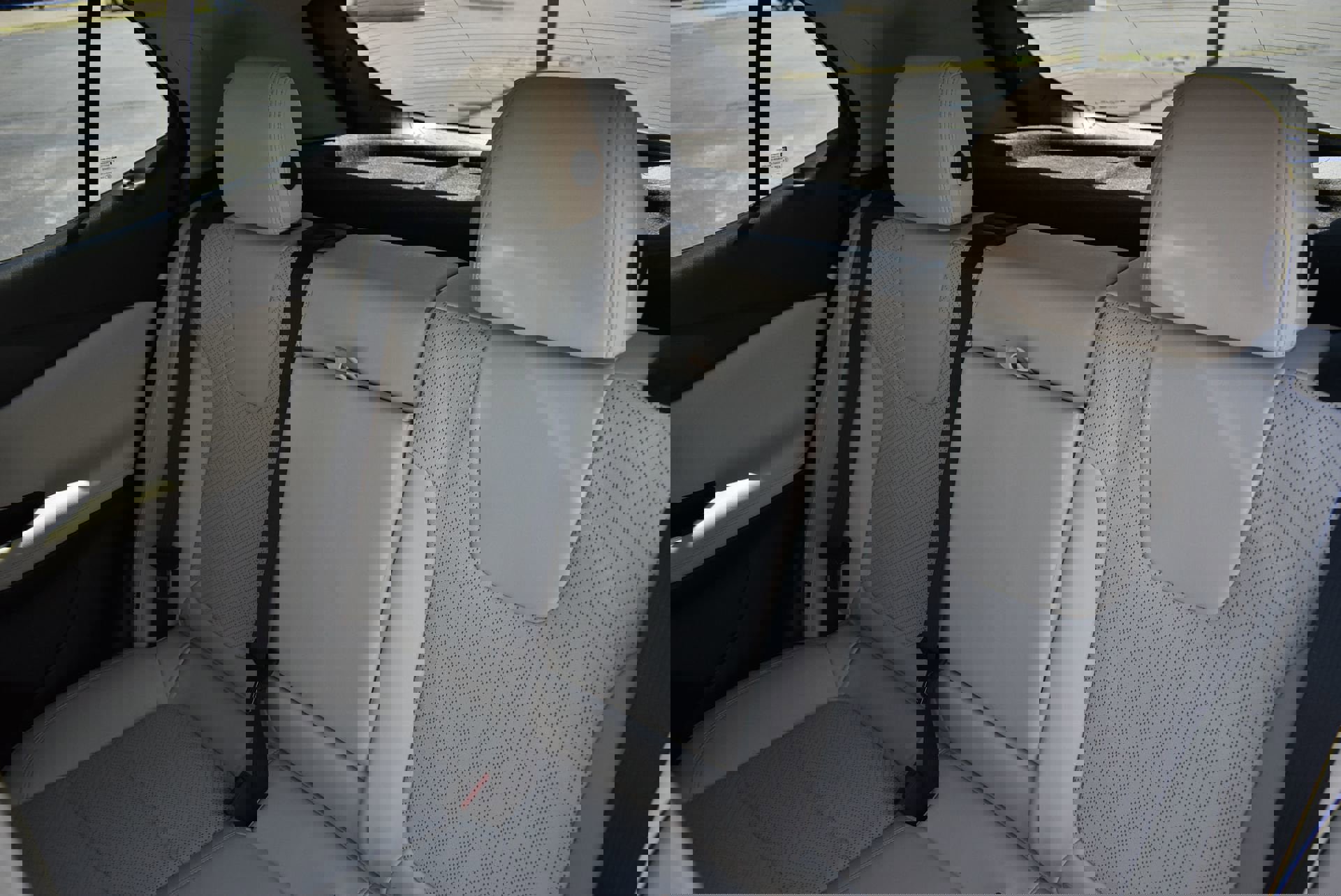 Used 2023 Buick Encore GX Essence w/ Experience Buick Package FWD image 17