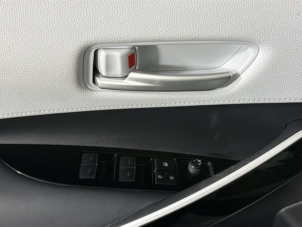 Certified 2025 Toyota Corolla XSE FWD image 22