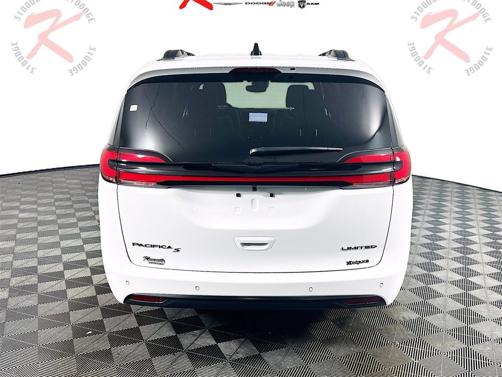 New 2026 Chrysler Pacifica Limited image 6