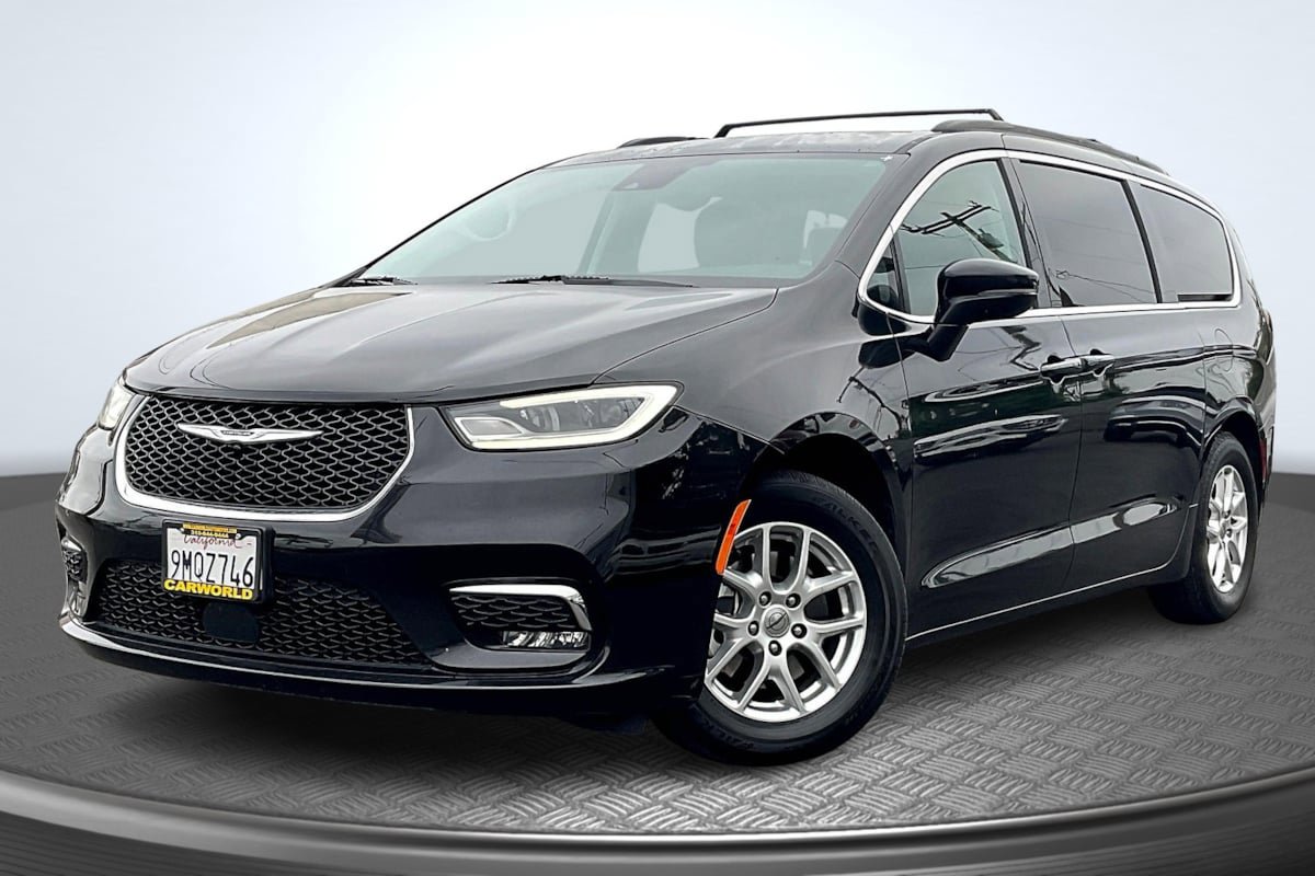 Used 2022 Chrysler Pacifica Touring-L FWD image 12