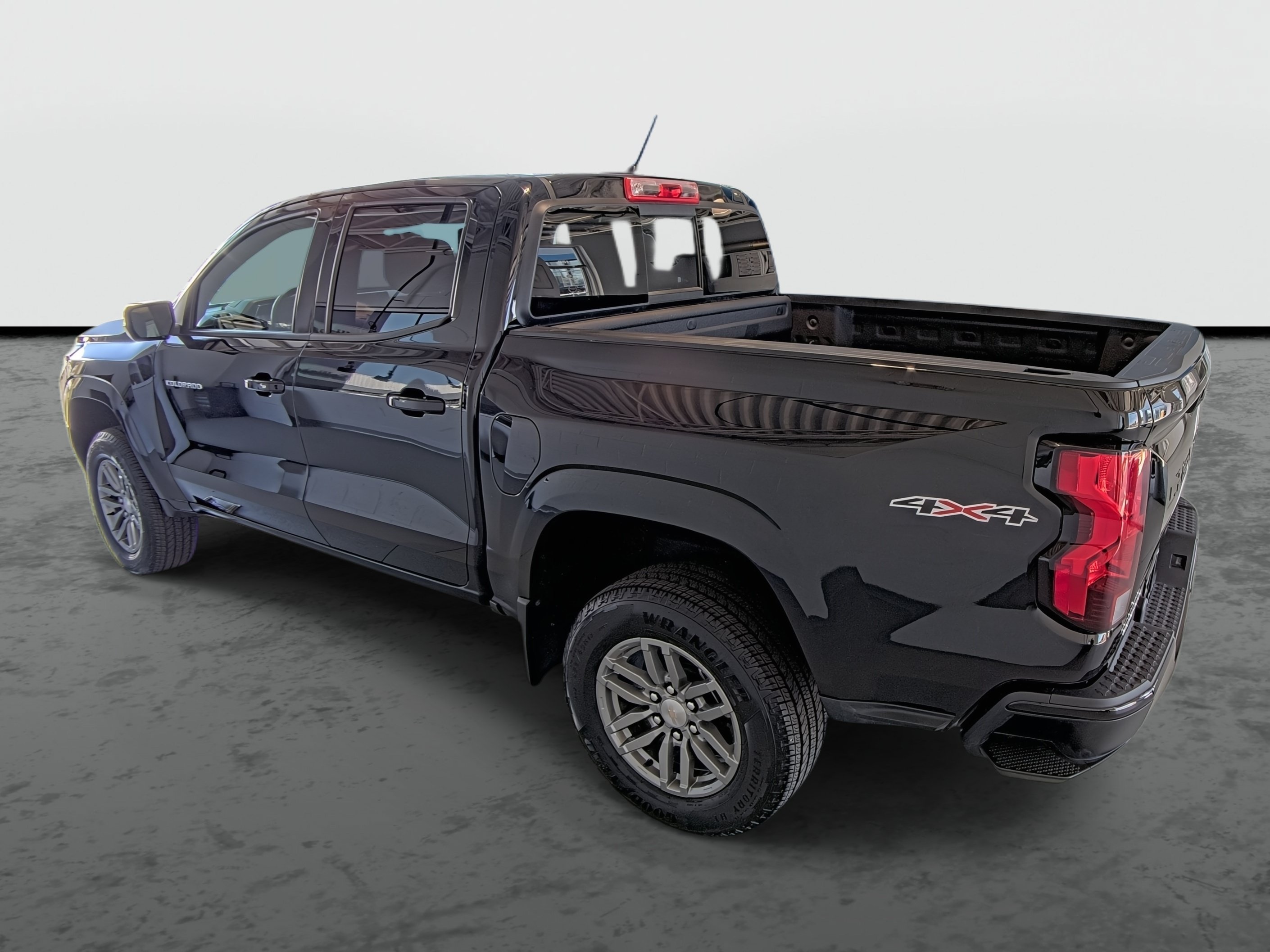 Used 2024 Chevrolet Colorado LT w/ LT Convenience Package II AWD/4WD image 11